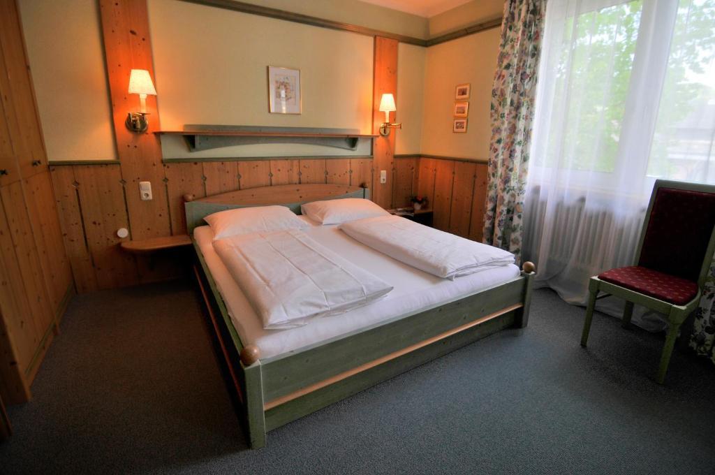 Landgasthof Kirchenwirt Grossraming 部屋 写真